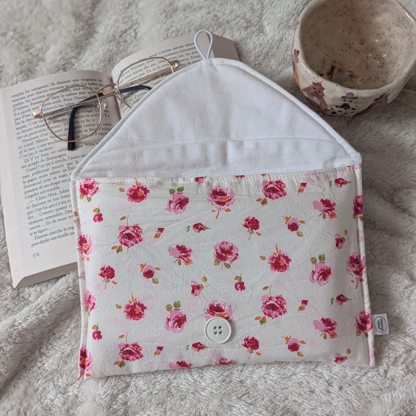 Pochette Rose - Livre de poche